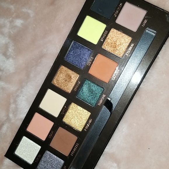 Makeup - Picture 2 of 3